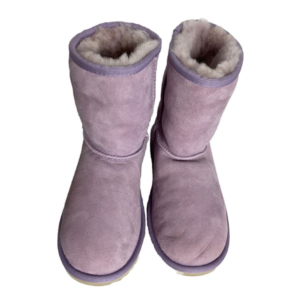 NWOB UGG Boots Womens CLASSIC MINI II SHEEPSKIN / SUEDE PURPLE BOOTS Size 5 - Picture 1 of 14